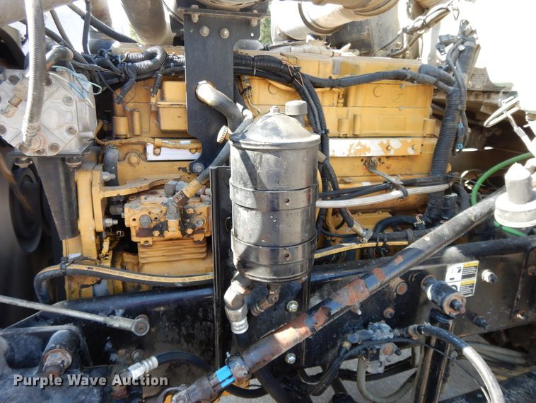 image for item DH0247 2001 Kenworth T800  semi truck