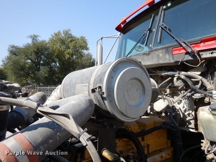 image for item DH0247 2001 Kenworth T800  semi truck