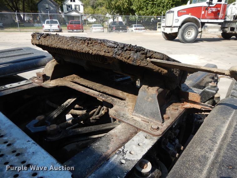 image for item DH0247 2001 Kenworth T800  semi truck