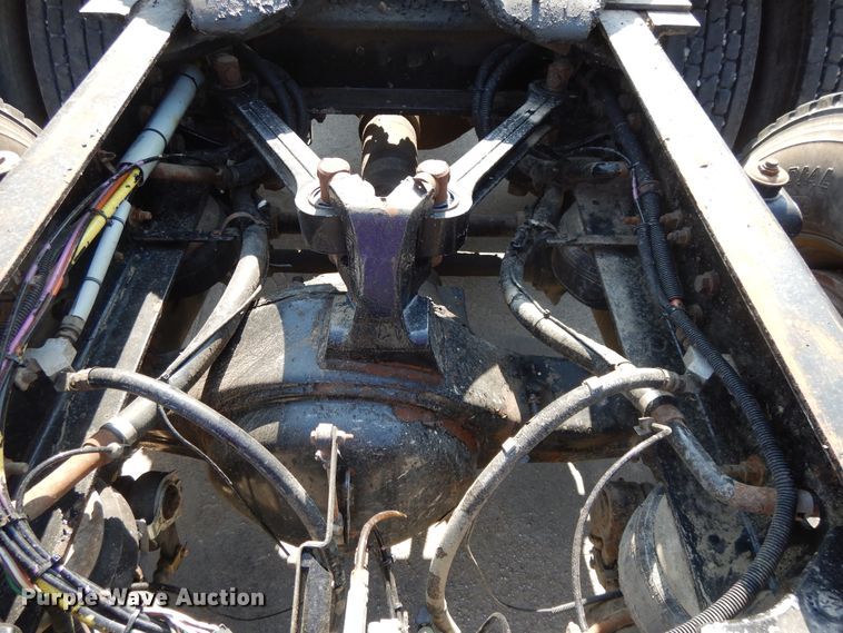 image for item DH0247 2001 Kenworth T800  semi truck