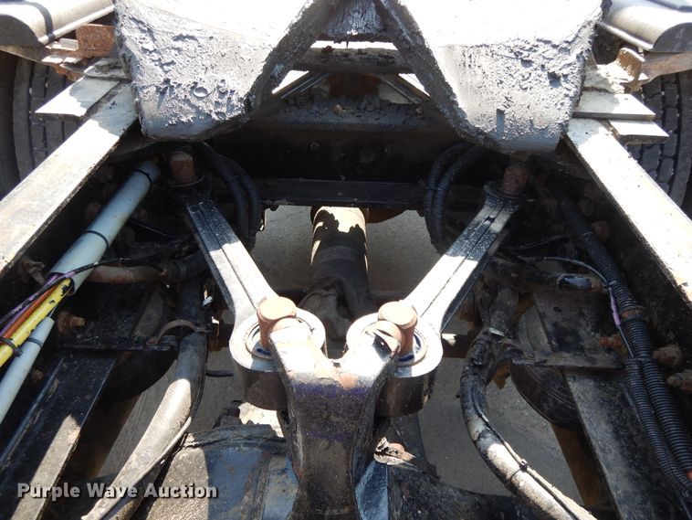 image for item DH0247 2001 Kenworth T800  semi truck