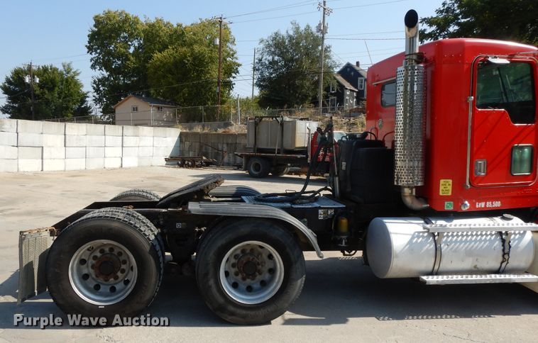 image for item DH0247 2001 Kenworth T800  semi truck