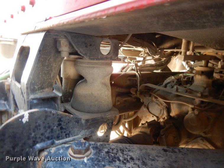 image for item DH0247 2001 Kenworth T800  semi truck