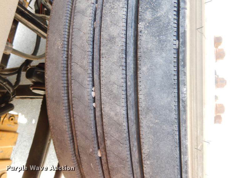 image for item DH0247 2001 Kenworth T800  semi truck