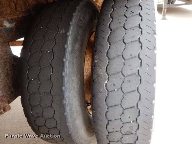 image for item DH3281 1999 Wabash dry van trailer