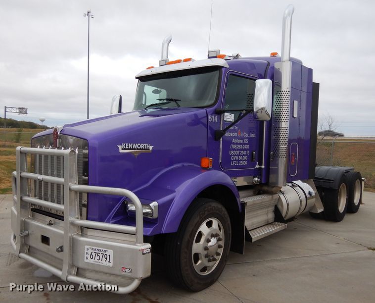 image for item DH3333 2014 Kenworth T800  semi truck