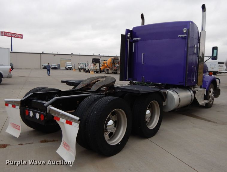 image for item DH3333 2014 Kenworth T800  semi truck