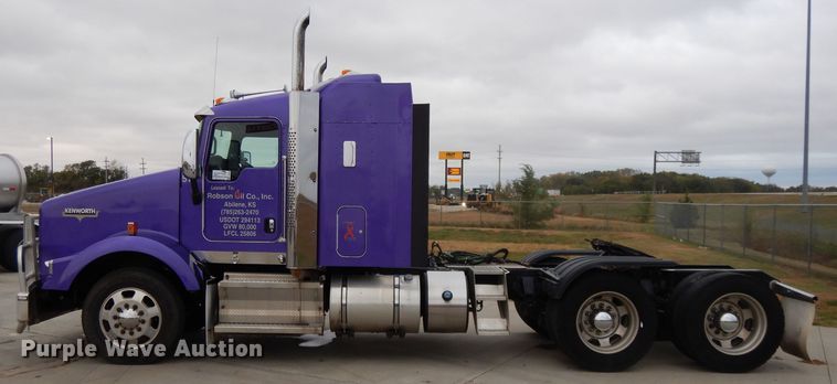 image for item DH3333 2014 Kenworth T800  semi truck