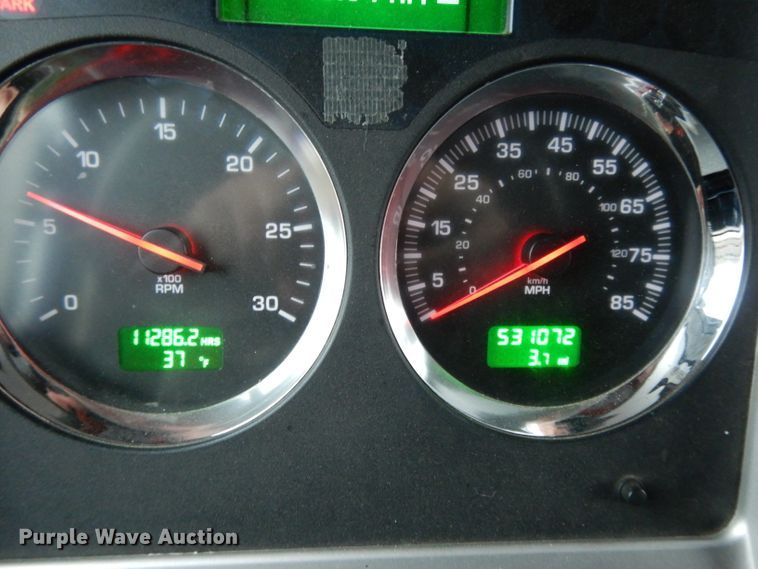 image for item DH3333 2014 Kenworth T800  semi truck