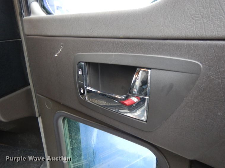 image for item DH3333 2014 Kenworth T800  semi truck