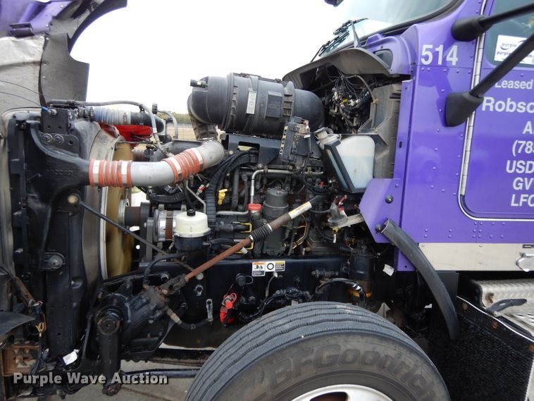 image for item DH3333 2014 Kenworth T800  semi truck