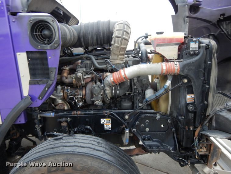 image for item DH3333 2014 Kenworth T800  semi truck