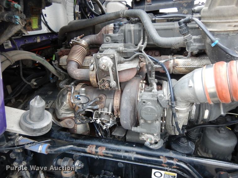 image for item DH3333 2014 Kenworth T800  semi truck