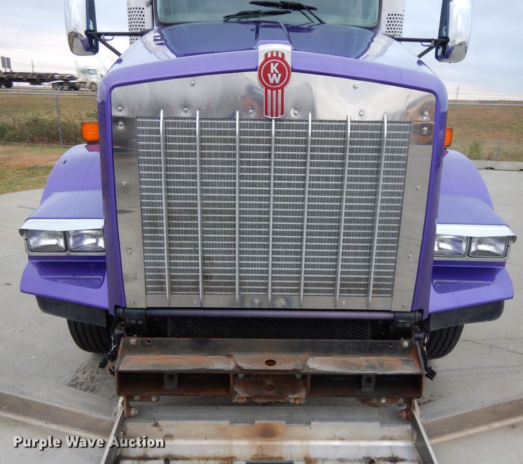 image for item DH3333 2014 Kenworth T800  semi truck