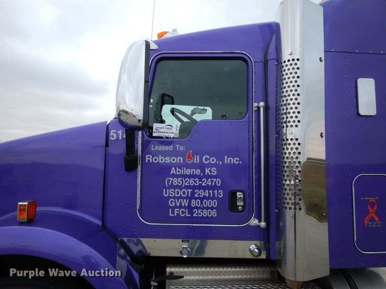 image for item DH3333 2014 Kenworth T800  semi truck
