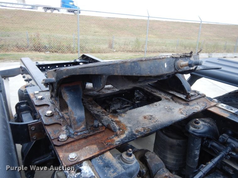 image for item DH3333 2014 Kenworth T800  semi truck