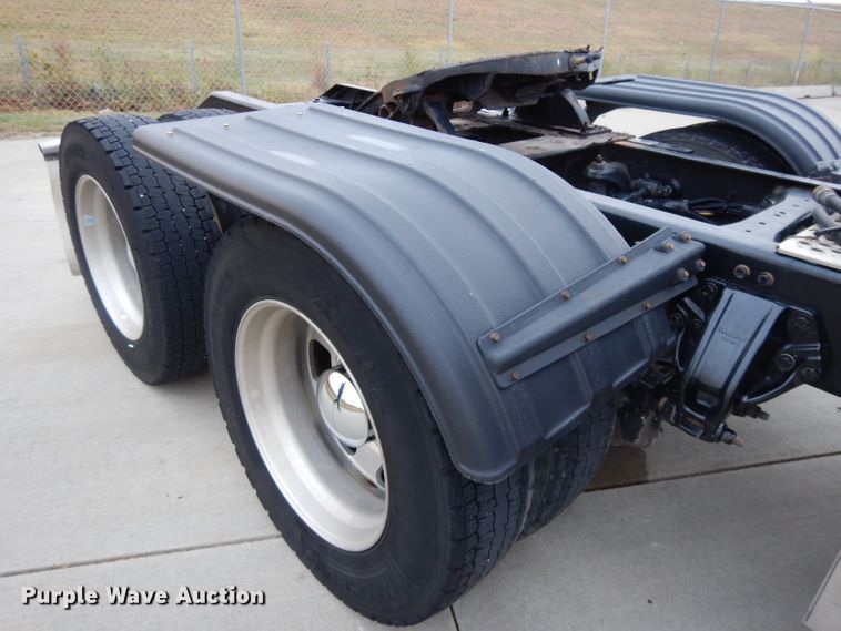 image for item DH3333 2014 Kenworth T800  semi truck