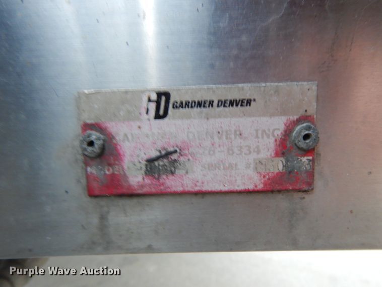 image for item DH3333 2014 Kenworth T800  semi truck