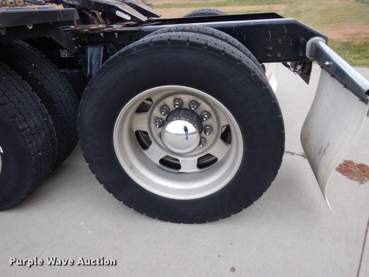 image for item DH3333 2014 Kenworth T800  semi truck