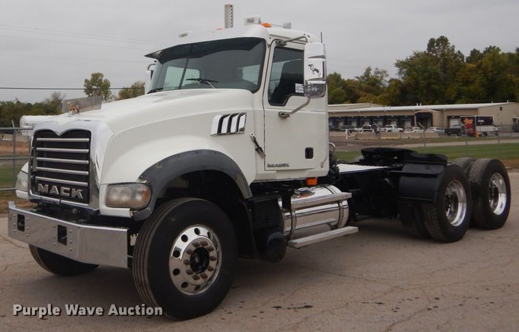 image for item DH5225 2009 Mack GU713  semi truck