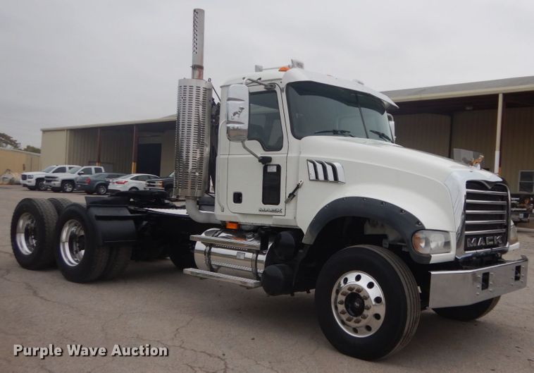 image for item DH5225 2009 Mack GU713  semi truck