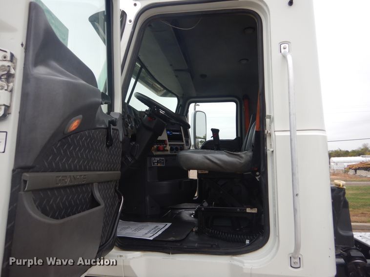 image for item DH5225 2009 Mack GU713  semi truck