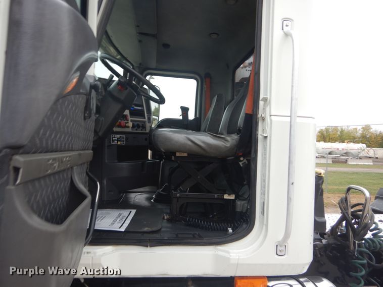 image for item DH5225 2009 Mack GU713  semi truck