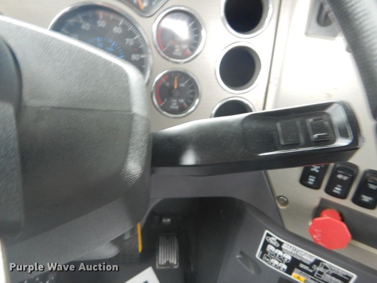 image for item DH5225 2009 Mack GU713  semi truck