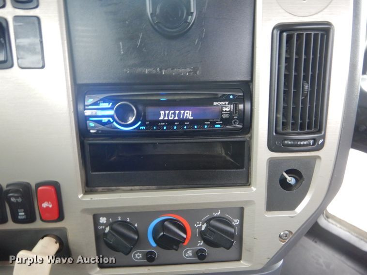 image for item DH5225 2009 Mack GU713  semi truck