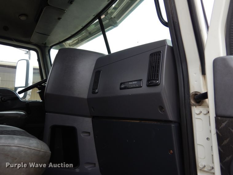 image for item DH5225 2009 Mack GU713  semi truck