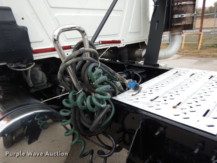 image for item DH5225 2009 Mack GU713  semi truck