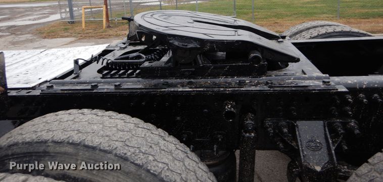 image for item DH5225 2009 Mack GU713  semi truck