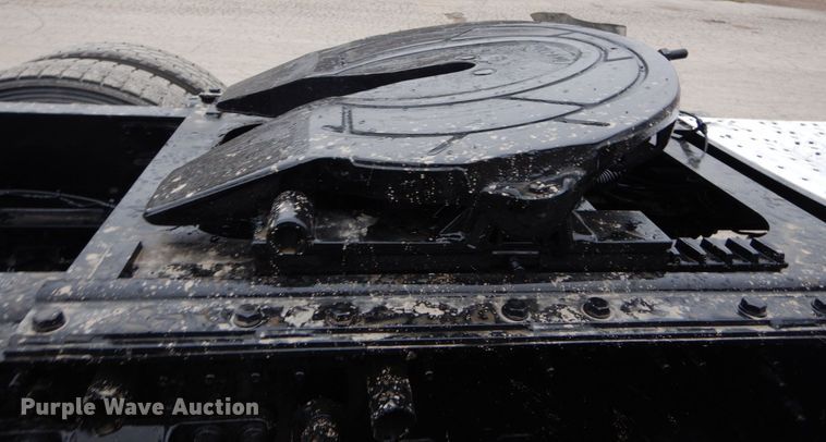 image for item DH5225 2009 Mack GU713  semi truck