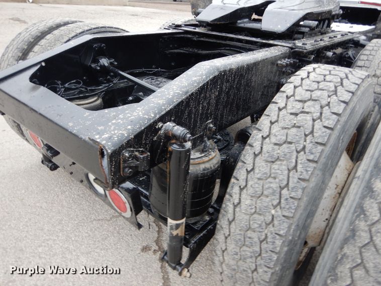 image for item DH5225 2009 Mack GU713  semi truck