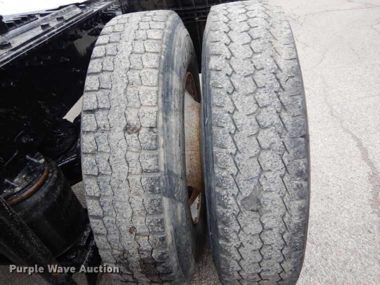 image for item DH5225 2009 Mack GU713  semi truck