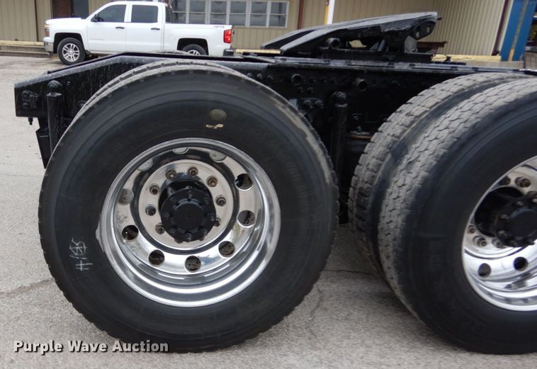 image for item DH5225 2009 Mack GU713  semi truck