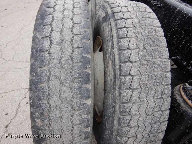 image for item DH5225 2009 Mack GU713  semi truck