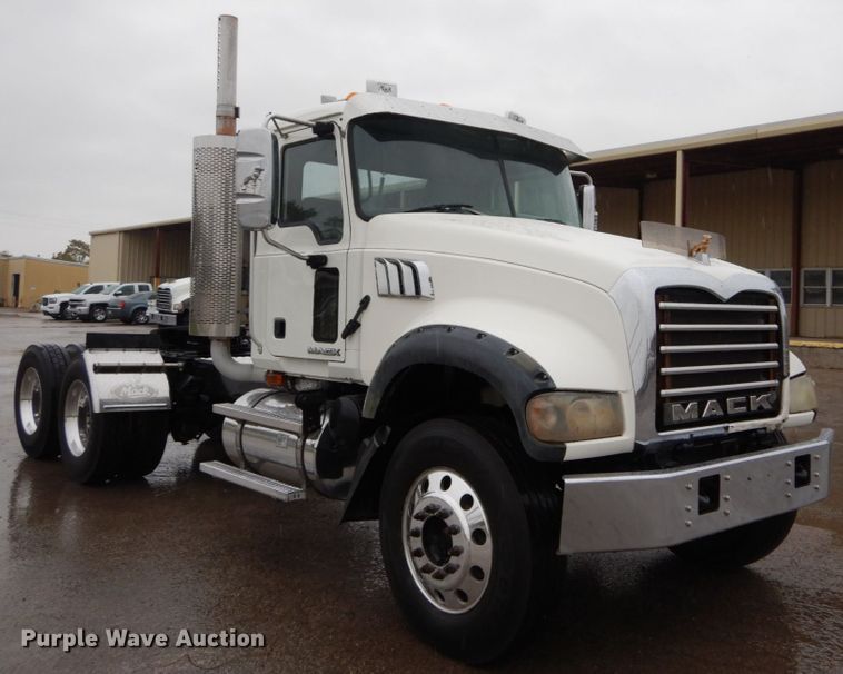 image for item DH5226 2009 Mack GU713  semi truck