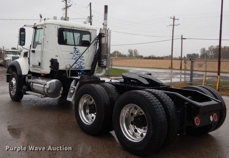 image for item DH5226 2009 Mack GU713  semi truck