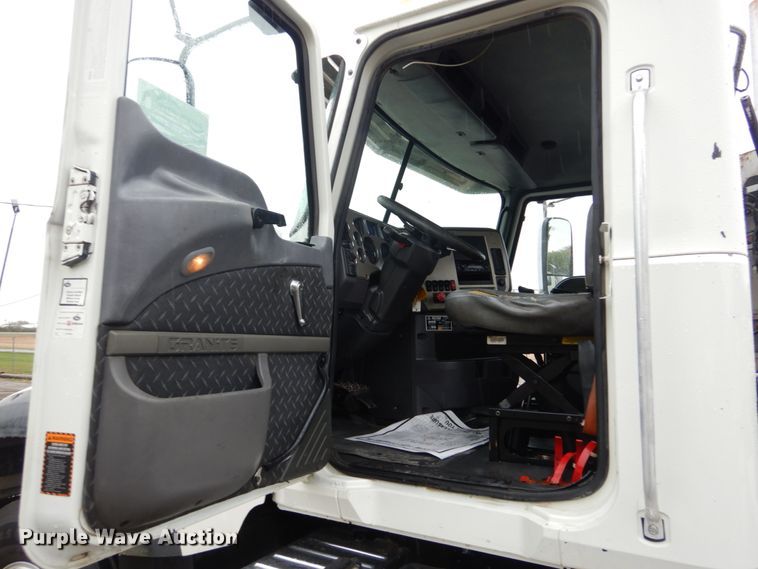 image for item DH5226 2009 Mack GU713  semi truck