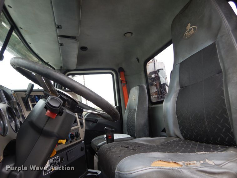 image for item DH5226 2009 Mack GU713  semi truck