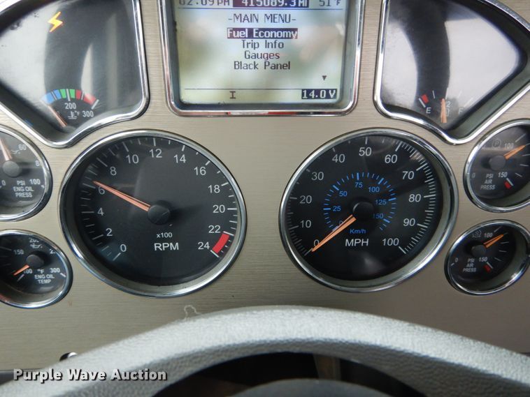 image for item DH5226 2009 Mack GU713  semi truck