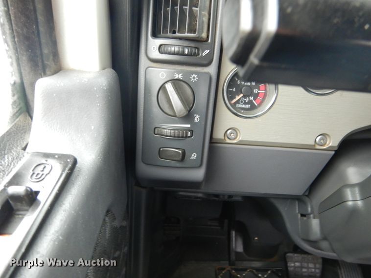 image for item DH5226 2009 Mack GU713  semi truck