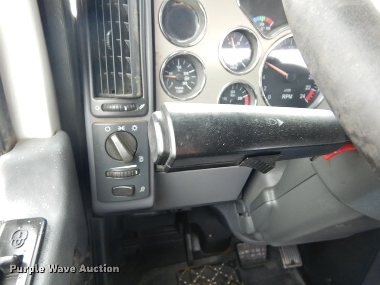 image for item DH5226 2009 Mack GU713  semi truck