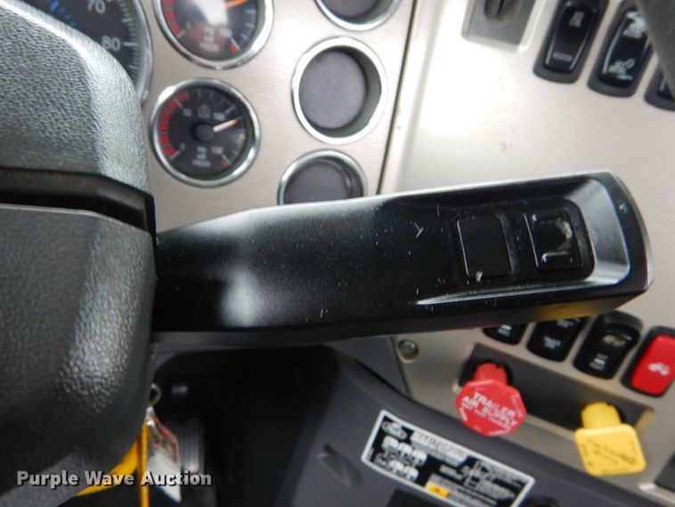 image for item DH5226 2009 Mack GU713  semi truck