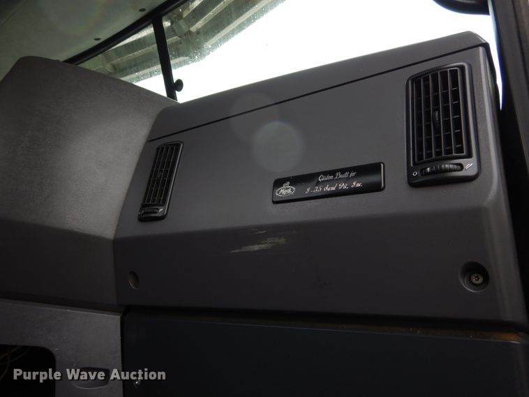 image for item DH5226 2009 Mack GU713  semi truck