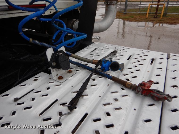 image for item DH5226 2009 Mack GU713  semi truck