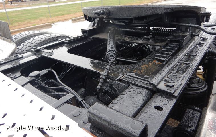 image for item DH5226 2009 Mack GU713  semi truck