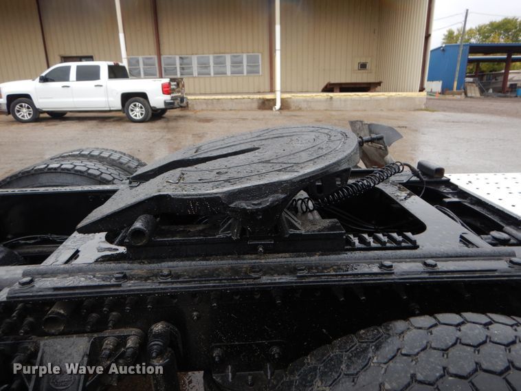 image for item DH5226 2009 Mack GU713  semi truck