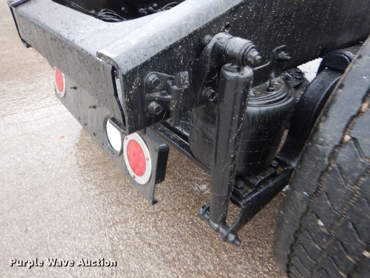 image for item DH5226 2009 Mack GU713  semi truck